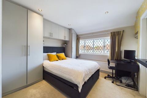 12 Cavendish Avenue, Ruislip, HA4 6QH