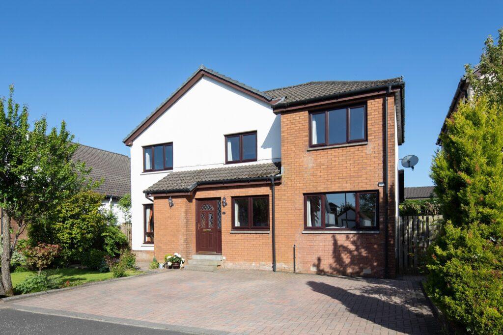 Broomfield Avenue, Newton Mearns 4 bed detached villa £425,000