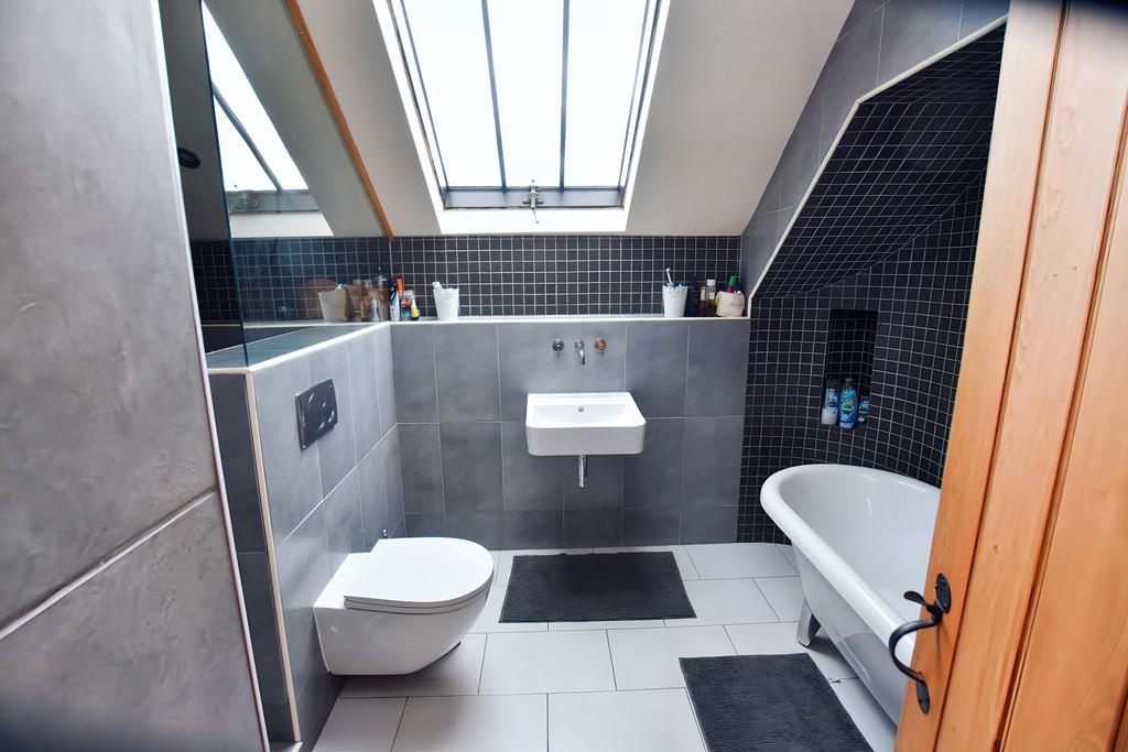 En Suite 1