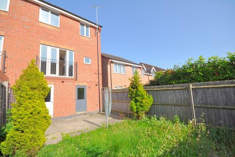 3 bedroom semi-detached house for sale - Barker Round Way, Burton-on-Trent