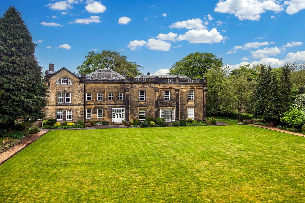 Huddersfield Road, Meltham, Holmfirth 2 bed apartment for sale £289,950