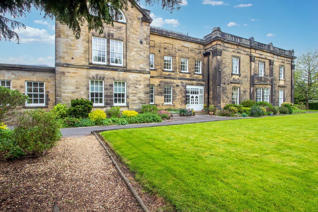 Huddersfield Road, Meltham, Holmfirth 2 bed apartment for sale £239,950