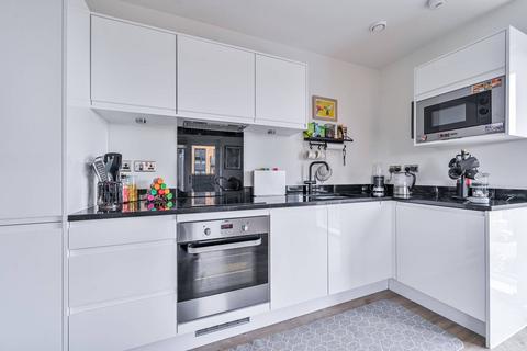 2 bedroom flat for sale - Bowden Drive, Charlton, LONDON, SE7