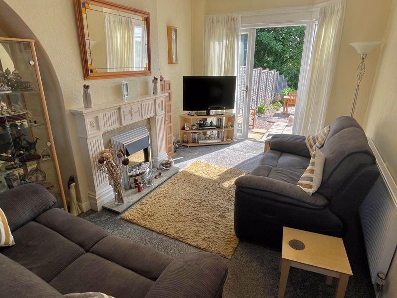 Dyas Road, Great Barr Birmingham B44 8SE 3 bed semidetached house £