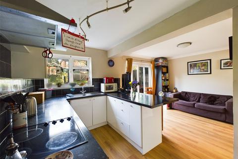 26 Dunmore, Guildford, GU2 8LA