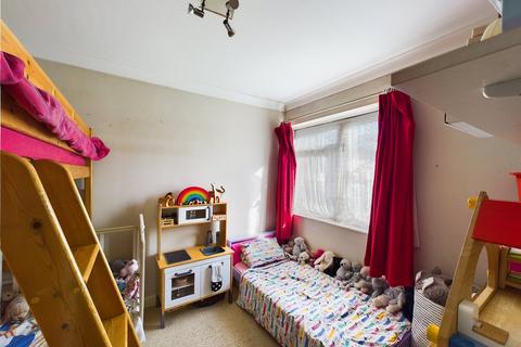 26 Dunmore, Guildford, GU2 8LA