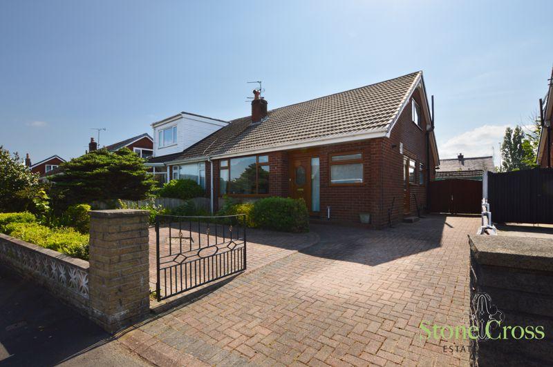 Wensley Road, Lowton, WA3 2BA 3 bed semidetached bungalow for sale £