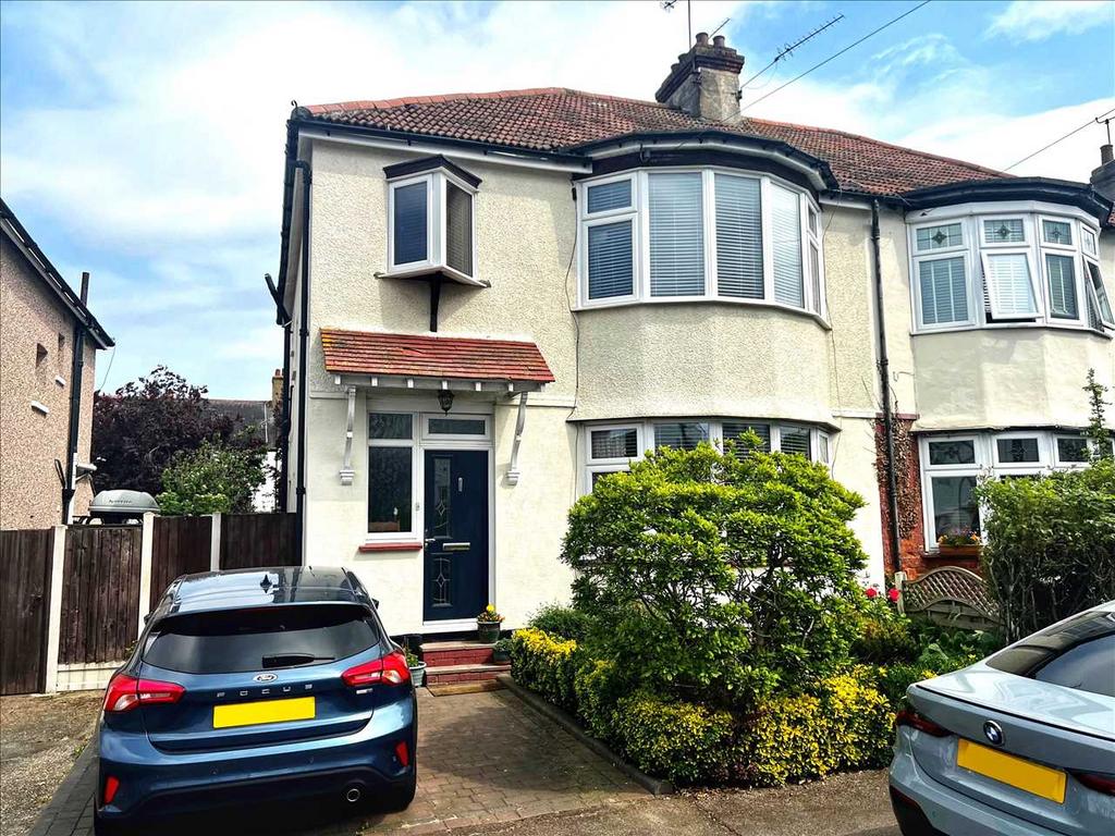 Leigh on Sea SS9 3 bed semidetached house for sale £550,000