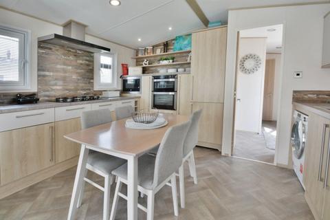 2 bedroom detached house for sale - Reed Meadow, Cotswold Hoburne, Cotswold Water Park