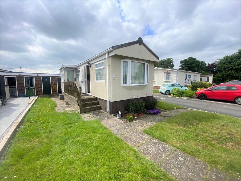 Longcroft Drive, Waltham Cross 1 bed mobile home for sale £72,500