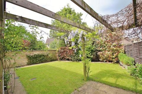10 Laburnum Close, Carterton, OX18 1JT