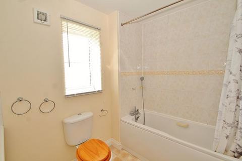 10 Laburnum Close, Carterton, OX18 1JT