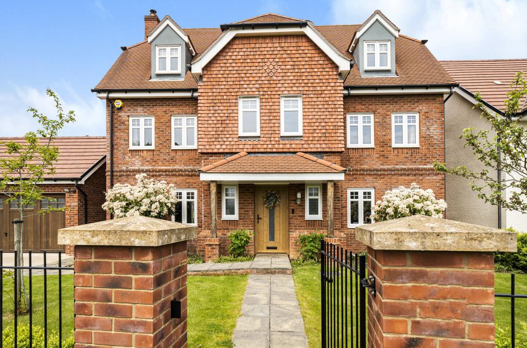 Mildenhall Road, Sherborne, DT9 6 bed detached house for sale £850,000