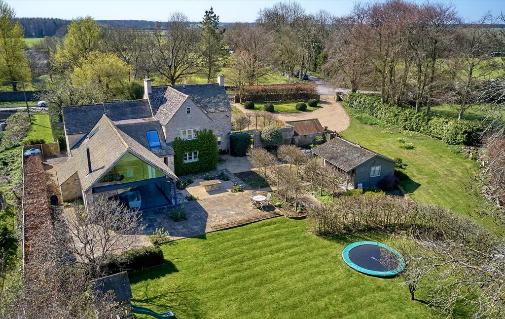 Cold Aston, Gloucestershire, GL54 5 bed detached house for sale £