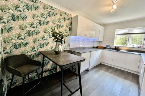 Flat 6, Chine Mansions, 6 Chine Crescent Road, Bournemouth, BH2 5LD