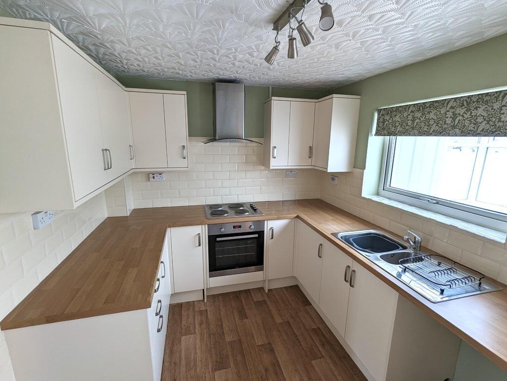 Tyn Rhos Estate, Gaerwen, Gwynedd 2 bed semidetached house £650 pcm (£150 pw)
