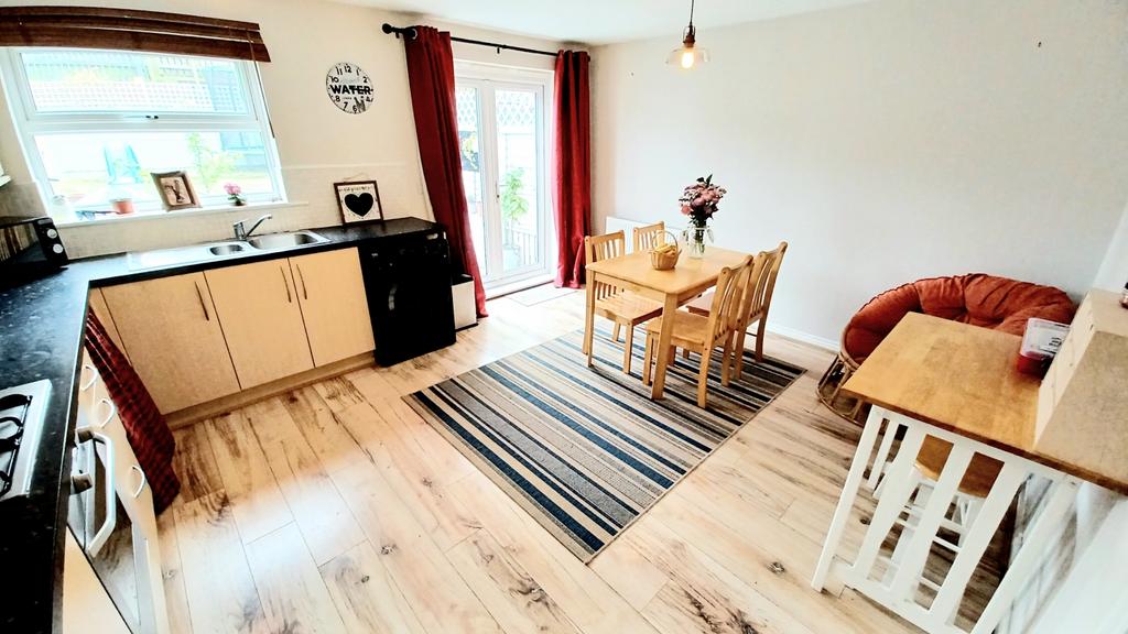 Cinnamon Drive, Trimdon Station 4 bed terraced house £130,000