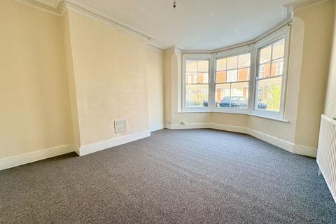 3 bedroom terraced house to rent, Highfield Road, Felixstowe