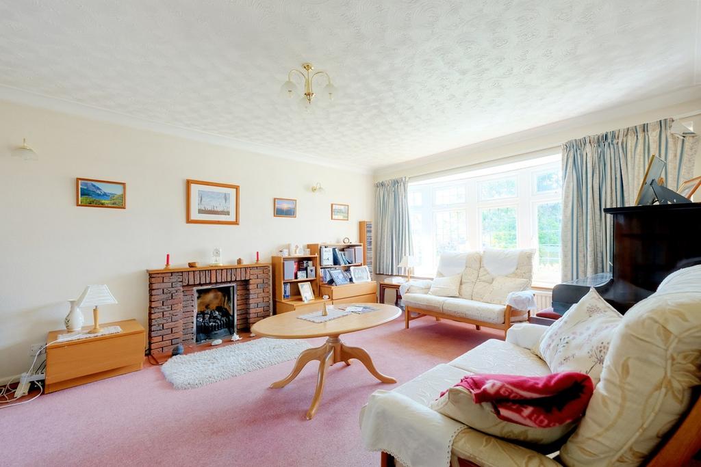 Brook Lane, Chelmsford CM2 4 bed detached house £550,000