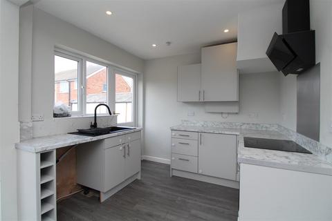 3 bedroom semi-detached house to rent - Beechwood Grove, Bispham, Blackpool