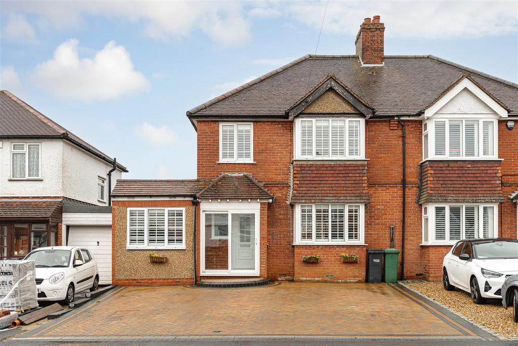 Smithy Lane, Tadworth KT20 4 bed semidetached house for sale £650,000