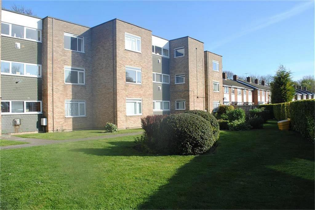 Hillcrest, BALDOCK 2 bed flat £1,100 pcm (£254 pw)