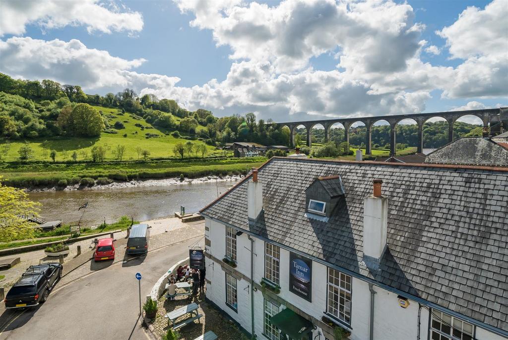 Calstock 3 bed semidetached house for sale £295,000