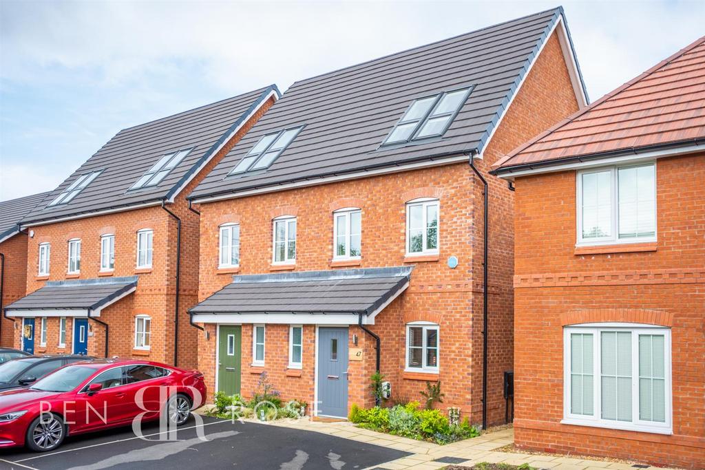 Loom Crescent, Bamber Bridge, Preston 3 bed semidetached house for