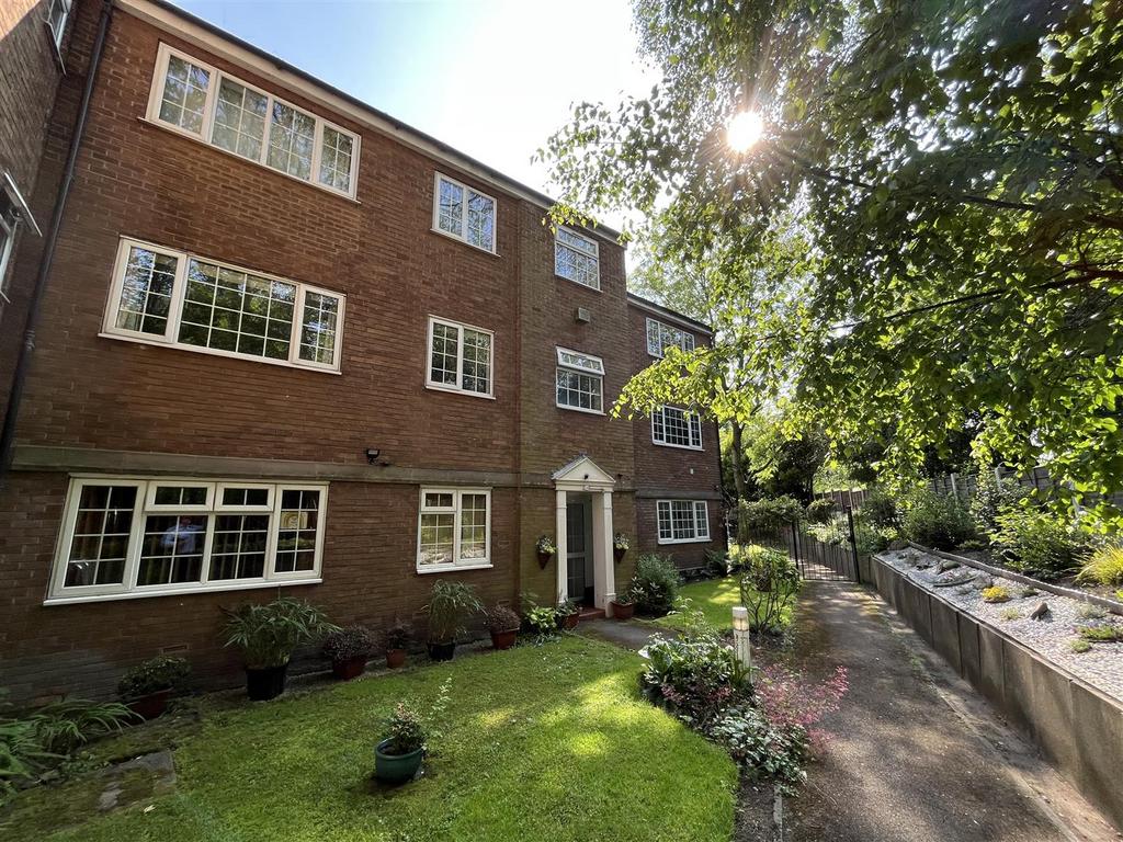 Eskdale Drive, Timperley, Altrincham 2 bed apartment for sale £210,000