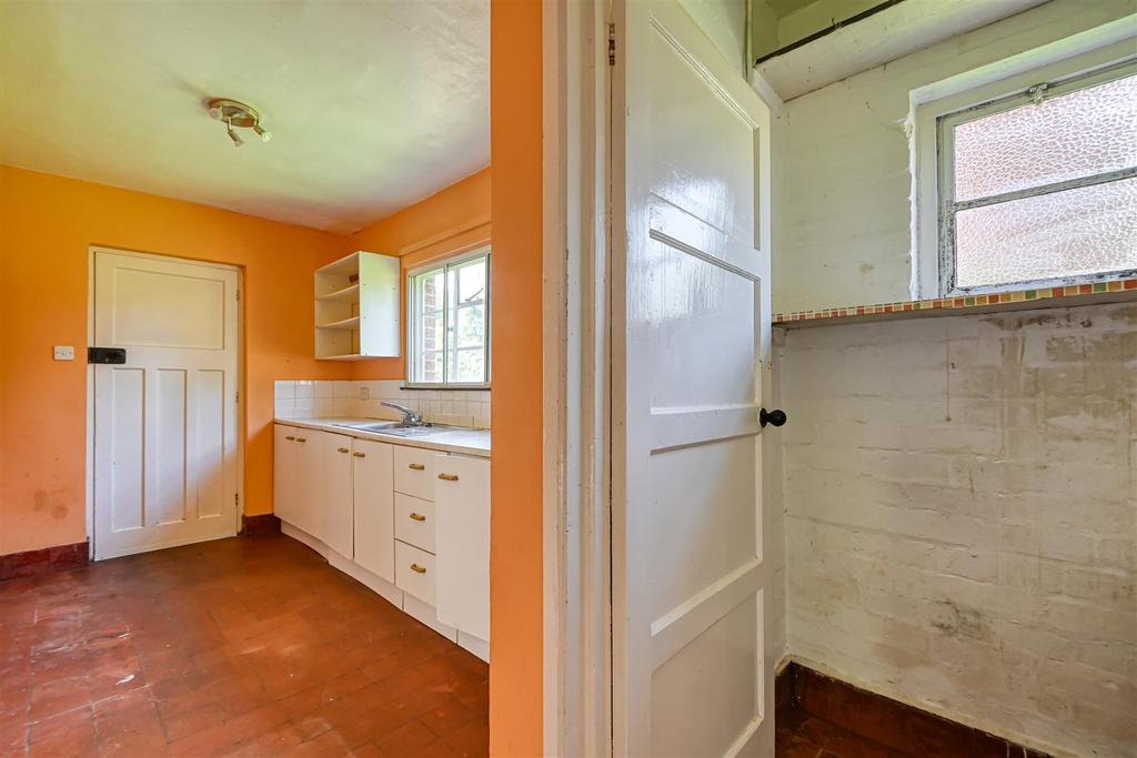 1 Hook Farm Cottage, Hook Farm Drive, Bridgnorth 3 bed semidetached