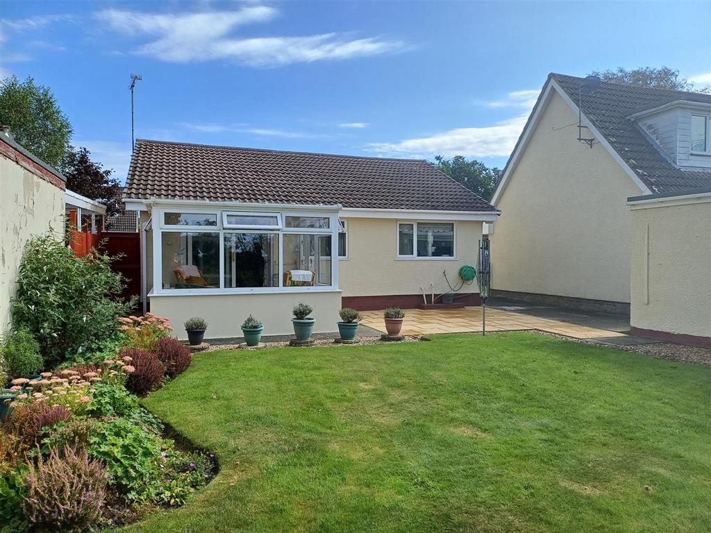 Elm Park, Crundale, Haverfordwest 2 bed detached bungalow for sale £