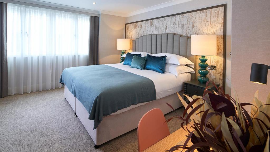 CK 38-Cheval-Place Bedroom1.jpg