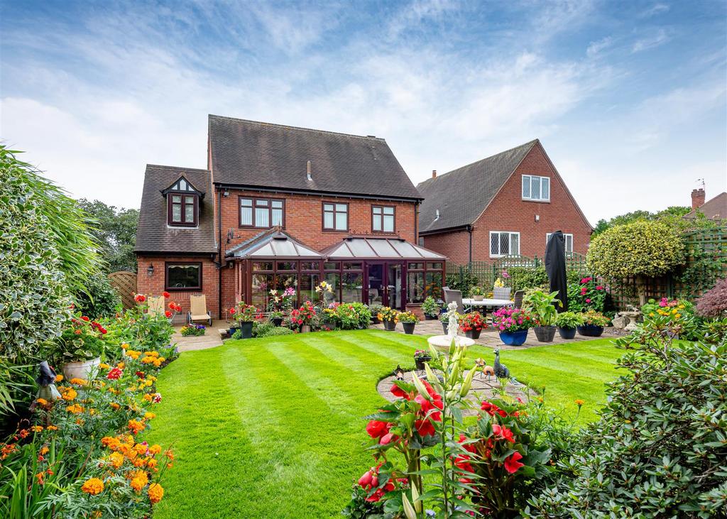 47a Bilbrook Road, Codsall... 4 bed detached house £549,950