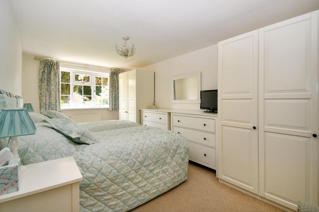 Cross Road, Idle, Bradford 5 bed detached house for sale £475,000
