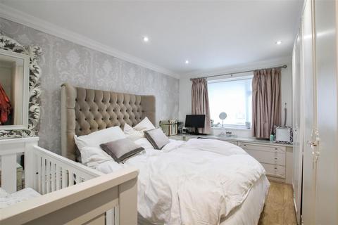 undefined, Valley Fields Crescent, Enfield