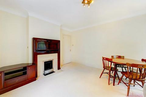 1 bedroom apartment for sale, Herga Court, Sudbury Hill, Harrow on the Hill