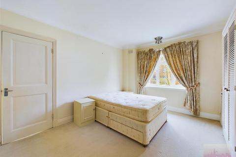 1 bedroom apartment for sale, Herga Court, Sudbury Hill, Harrow on the Hill