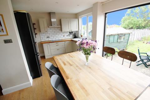 19 Wendover Way, Welling, DA16 2BW