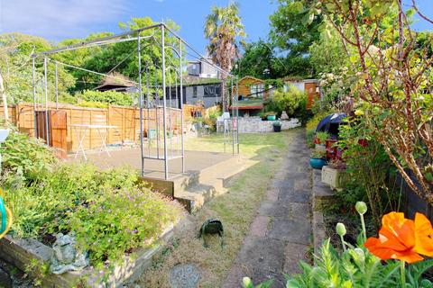 3 bedroom terraced house for sale - Dallin Road, London