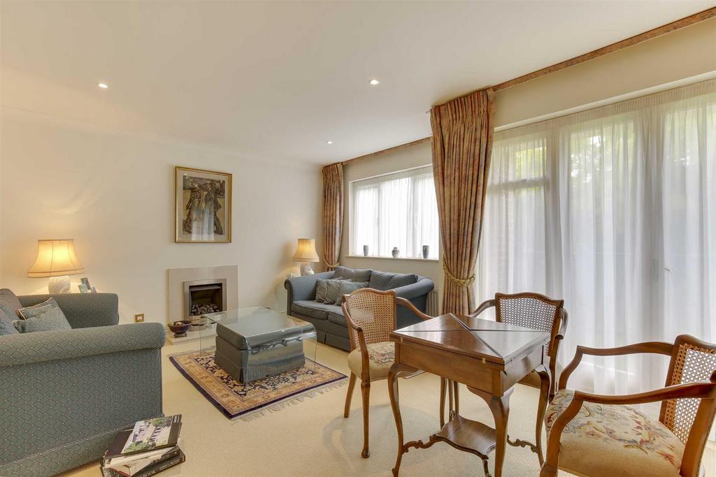 Holders Hill Drive, Hendon 4 bed semidetached house £875,000
