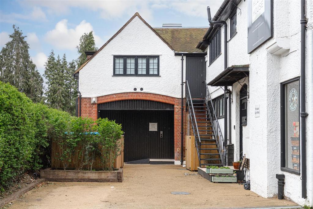 Chalk Hills House, Bell Street, Reigate 2 bed apartment for sale £300,000