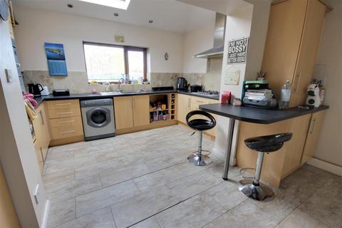 4 bedroom semi-detached house for sale, Coltman Avenue, Beverley