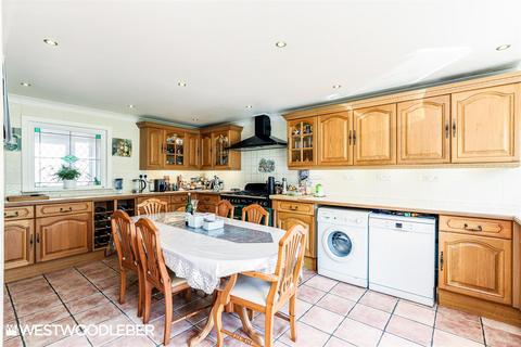 22 Banes Down, Nazeing, Waltham Abbey, EN9 2NU