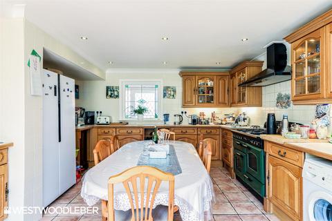 22 Banes Down, Nazeing, Waltham Abbey, EN9 2NU