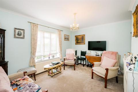 2 bedroom maisonette for sale - Valley Hill, Loughton