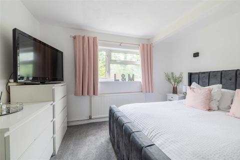 11 Well Way, Epsom, KT18 7LP