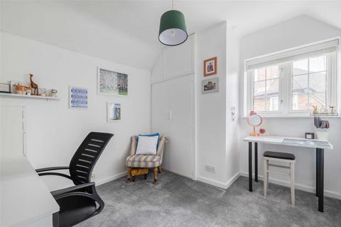 11 Well Way, Epsom, KT18 7LP