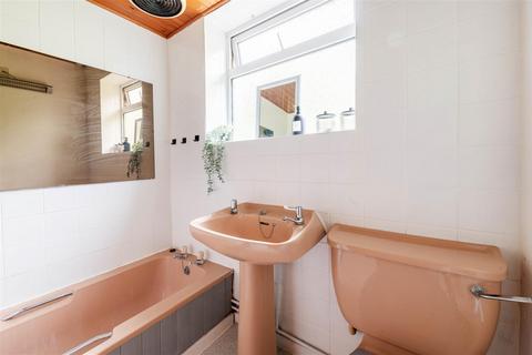 11 Well Way, Epsom, KT18 7LP