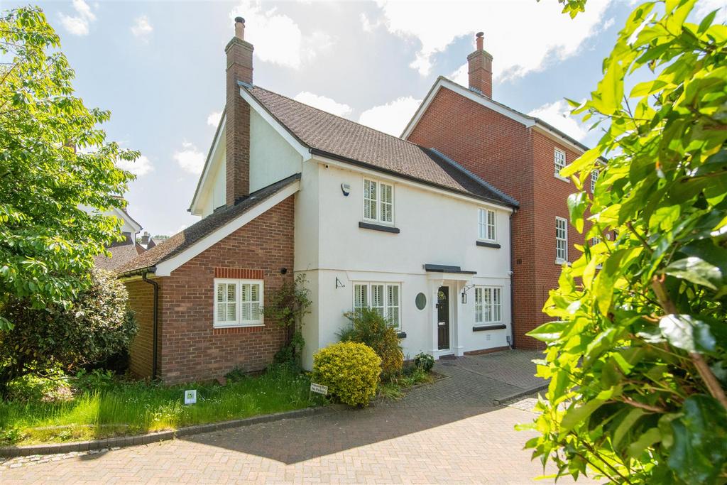 Jill Grey Place, Hitchin 3 bed semidetached house for sale £950,000