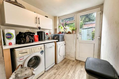 154 Kingfield Road, Coventry, CV6 5PL